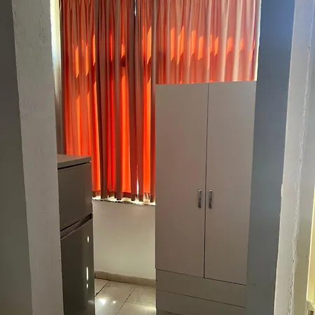 Xh Lägenhetshotell Golem (Tirana)